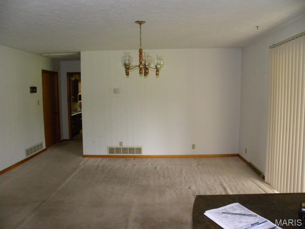 18723 South Creek Road Jerseyville, IL 62052 - Photo 4 of 16