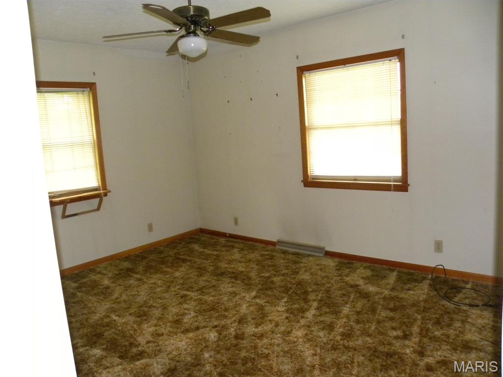 18723 South Creek Road Jerseyville, IL 62052 - Photo 8 of 16
