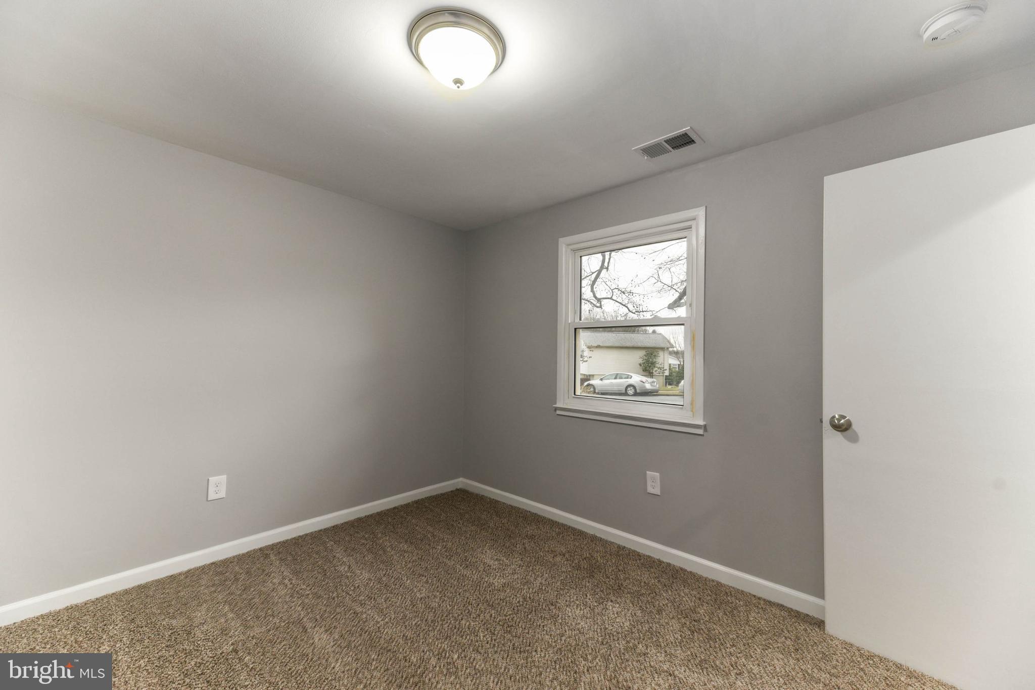 14197 Fullerton Road Woodbridge, VA 22193 - Photo 4 of 30