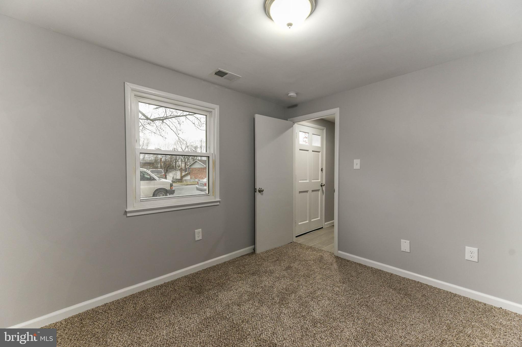 14197 Fullerton Road Woodbridge, VA 22193 - Photo 5 of 30