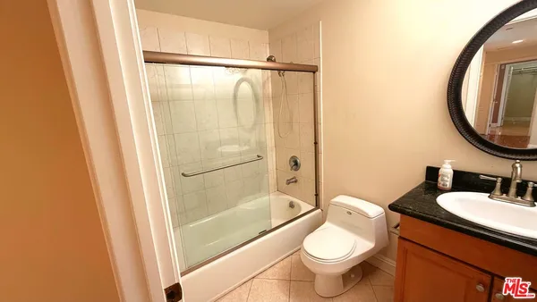 $4,100 | 421 East Santa Anita Avenue, Unit 303, Burbank, CA 91501