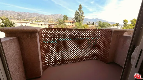 $4,100 | 421 East Santa Anita Avenue, Unit 303, Burbank, CA 91501