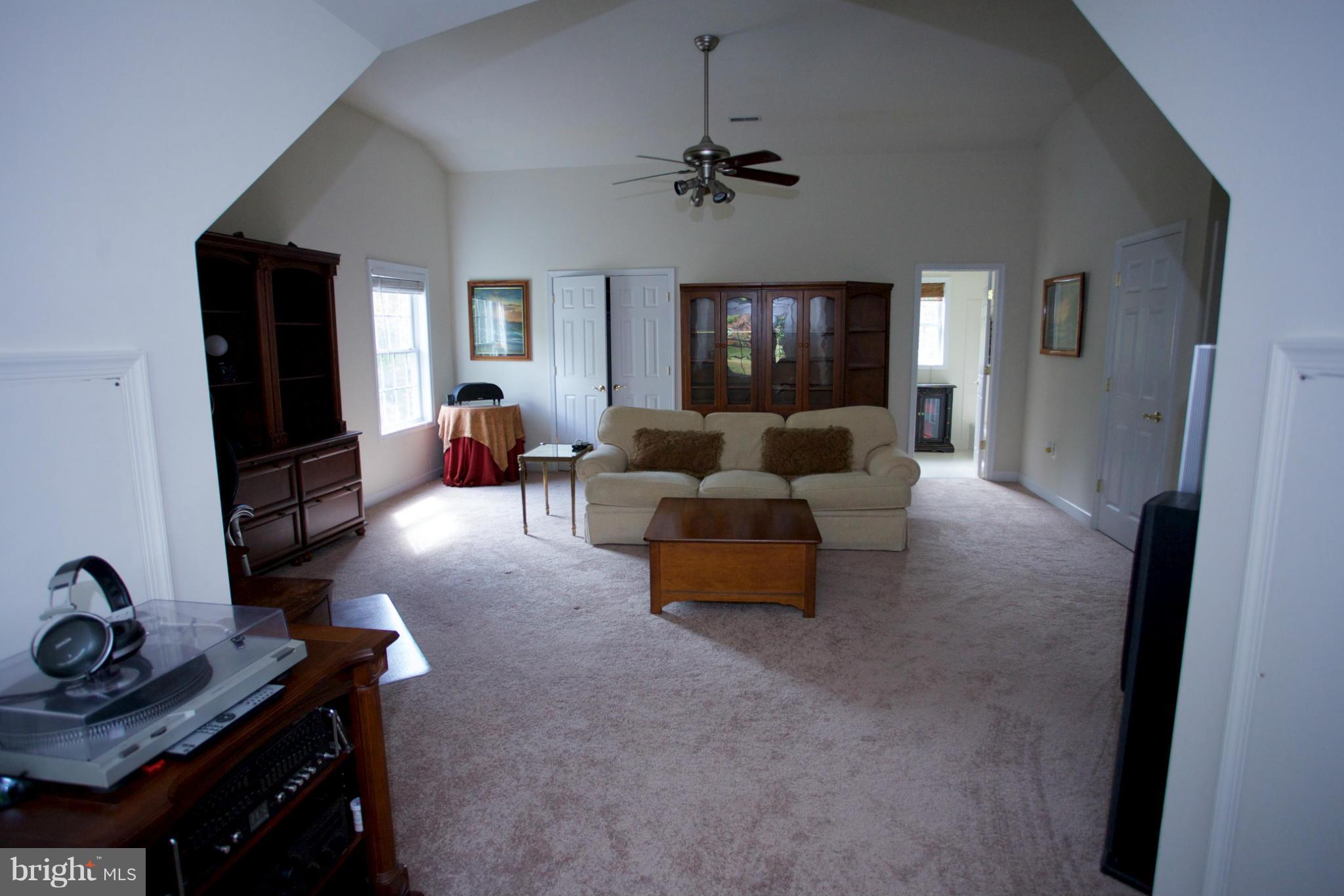 18687 Canby Road Leesburg, VA 20175 - Photo 19 of 30 Second master suite with huge W/I closet