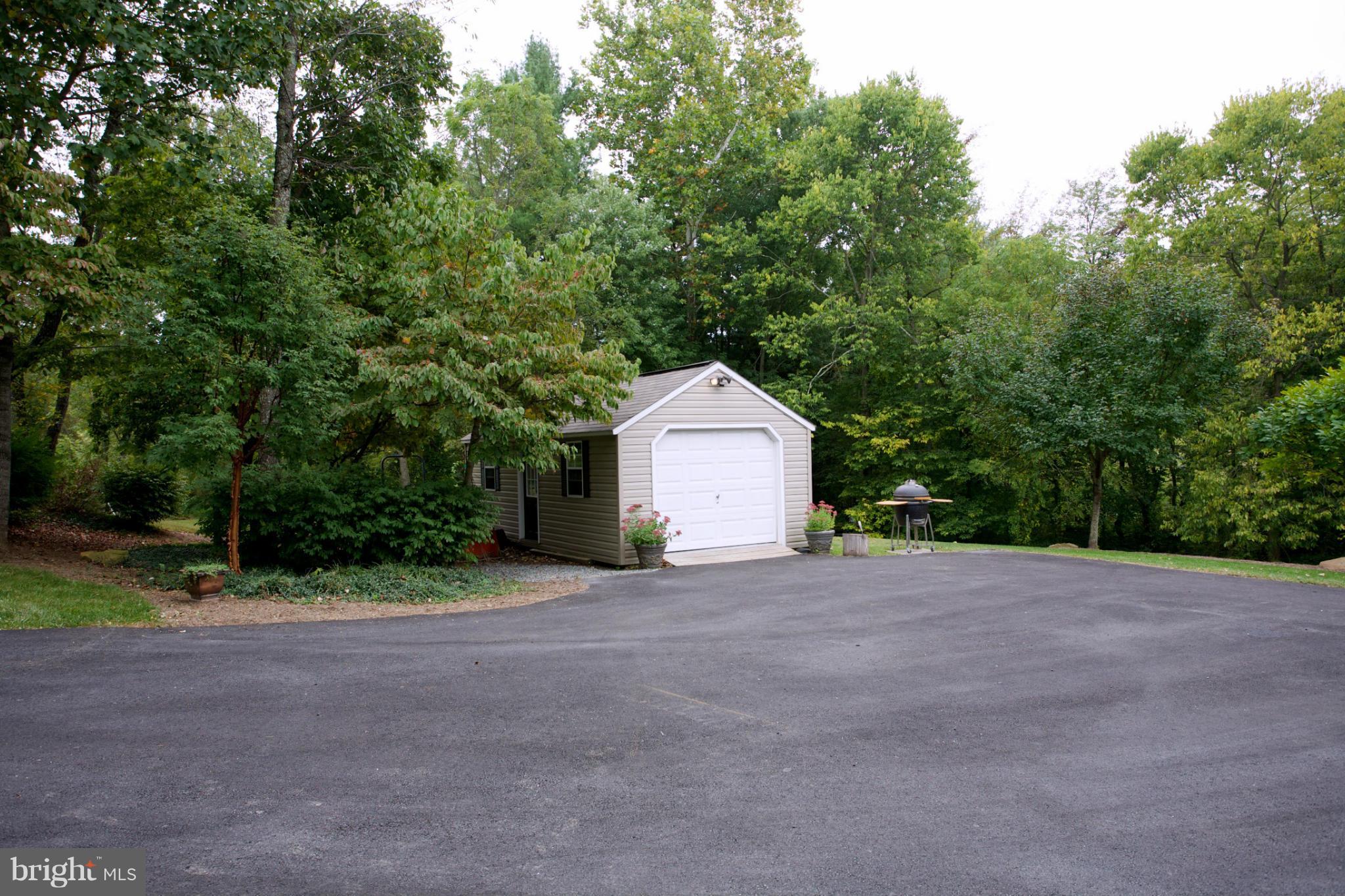 18687 Canby Road Leesburg, VA 20175 - Photo 25 of 30 separate 12'x24' storage/utility building