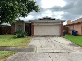 a front view of house with yard