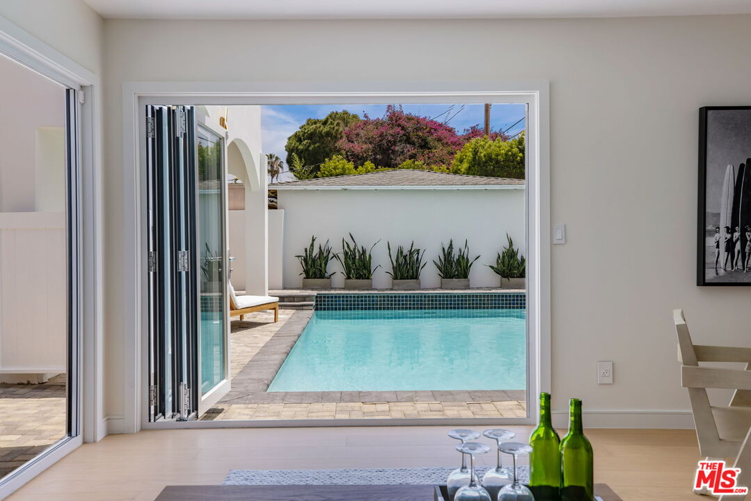 11516 Clarkson Road Los Angeles, CA 90064 - Photo 16 of 20