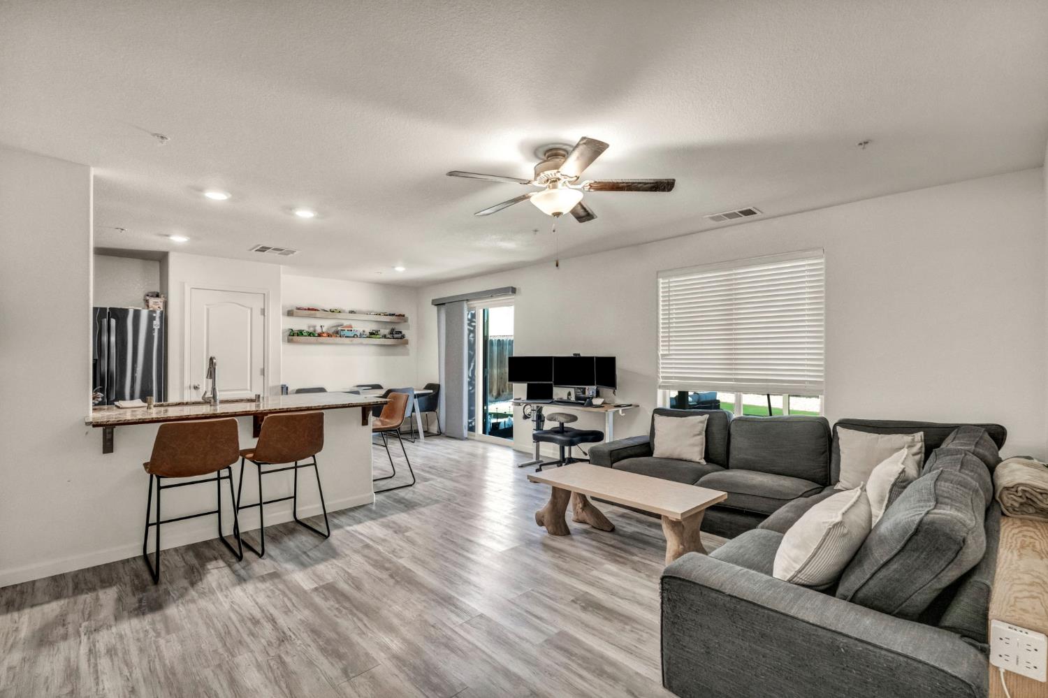 3790 Purple Martin Road Olivehurst, CA 95961 - Photo 4 of 32