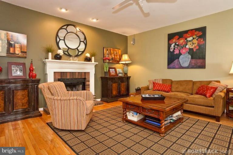 44 Glen Alpine Road Phoenix, MD 21131 - Photo 5 of 30 Living Room