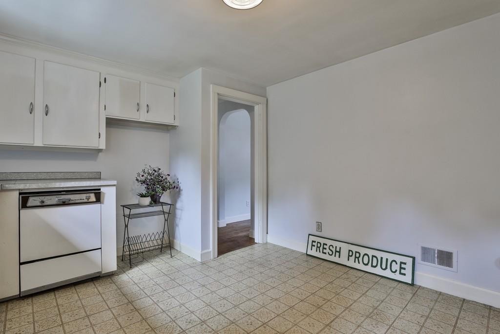 7 Sheffield Road Danvers, MA 01923 - Photo 16 of 30 Gallery Image 16