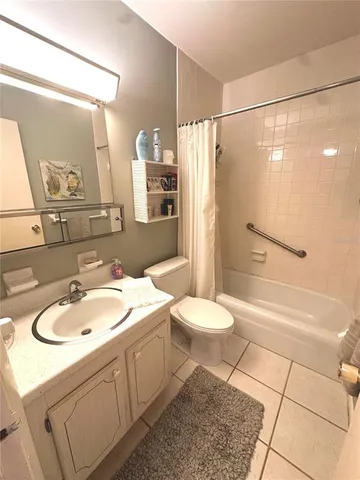 $299,900 | 1001 Northeast 8th Avenue, Unit 209, Delray Beach, FL 33483
