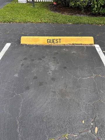 $299,900 | 1001 Northeast 8th Avenue, Unit 209, Delray Beach, FL 33483