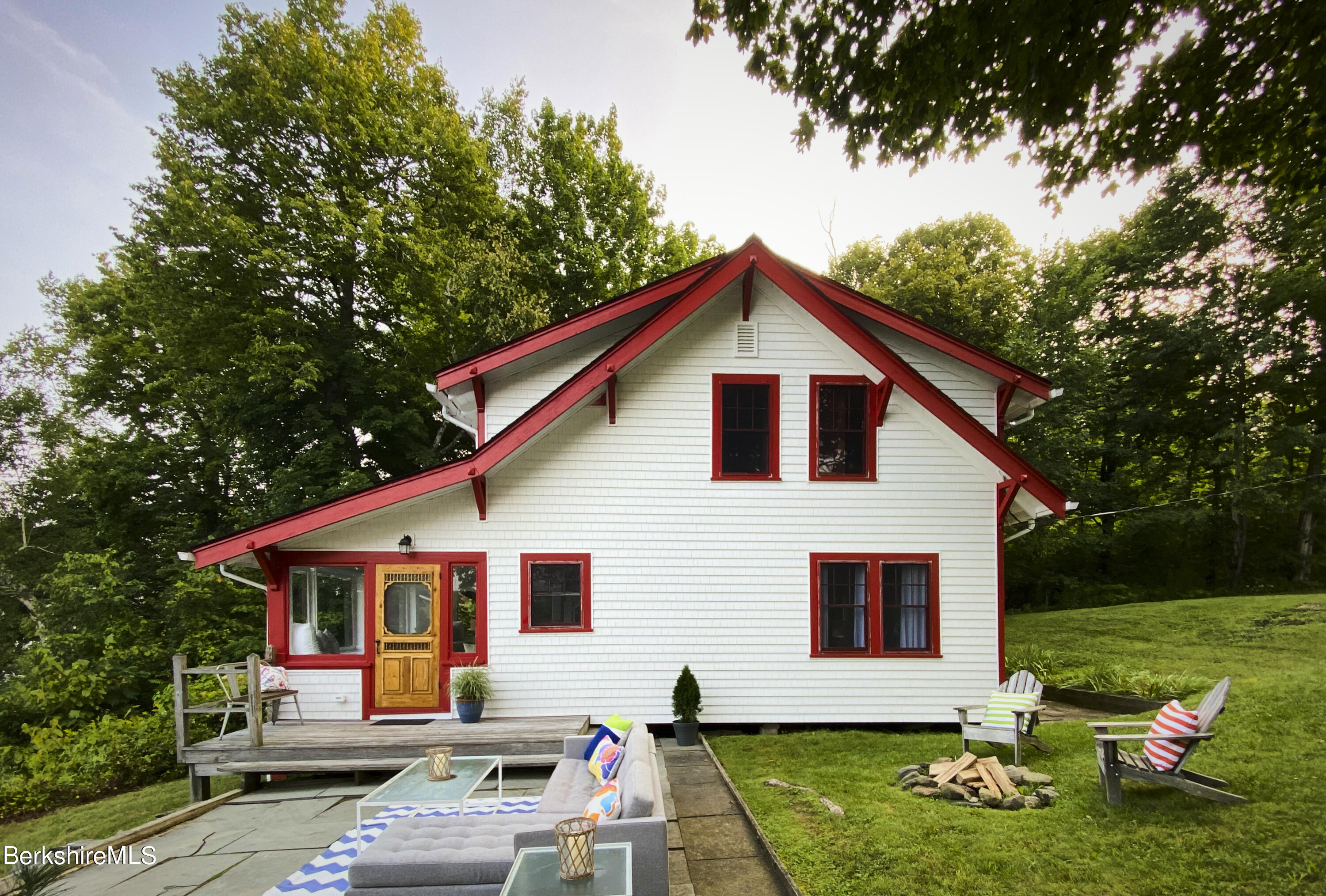 23 Mahkeenac Road Stockbridge, MA 01262 - Photo 33 of 37 a front view of house with yard