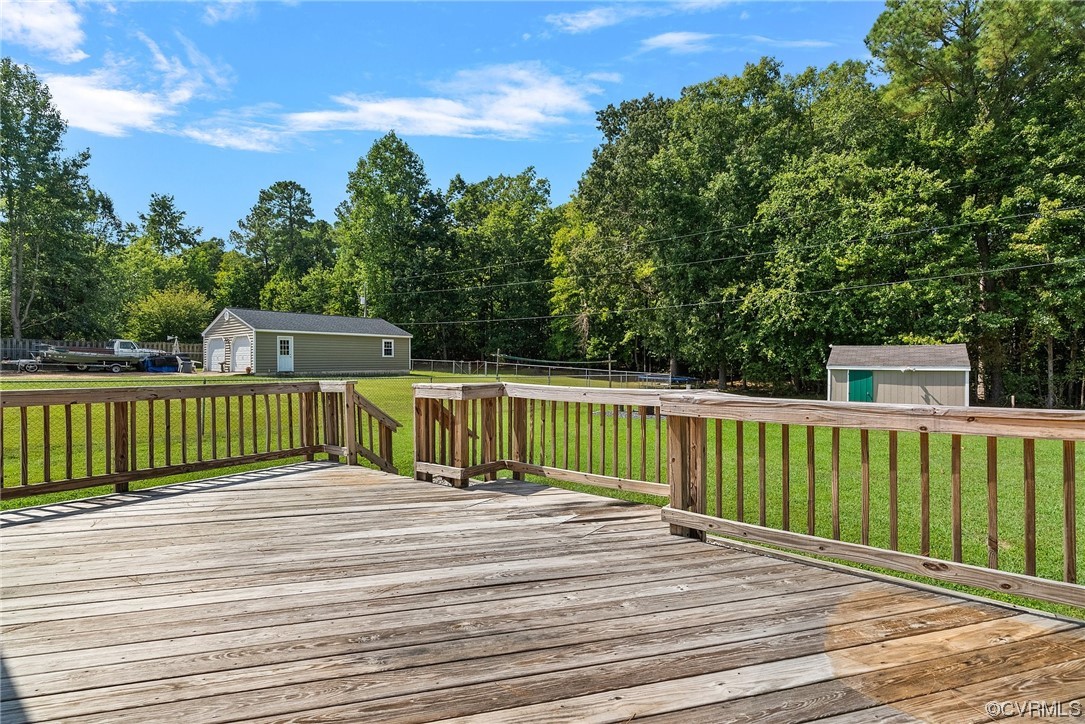 15418 Saddlebrook Road Chesterfield, VA 23838 - Photo 32 of 32 a view of a deck with a wooden fence
