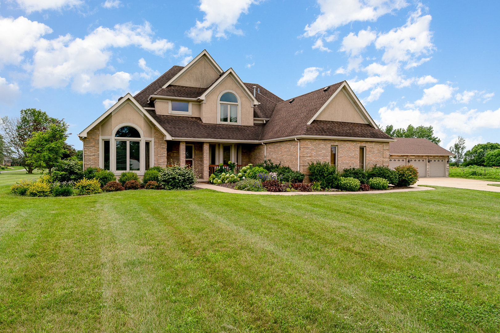 26105 West Renwick Road Plainfield, IL 60544 - Photo 3 of 31 Gallery Image 3