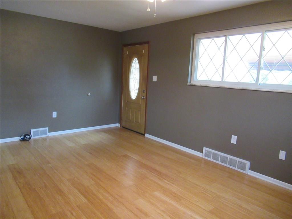 3706 Ramo Street Pittsburgh, PA 15204 - Photo 3 of 17 Gallery Image 3