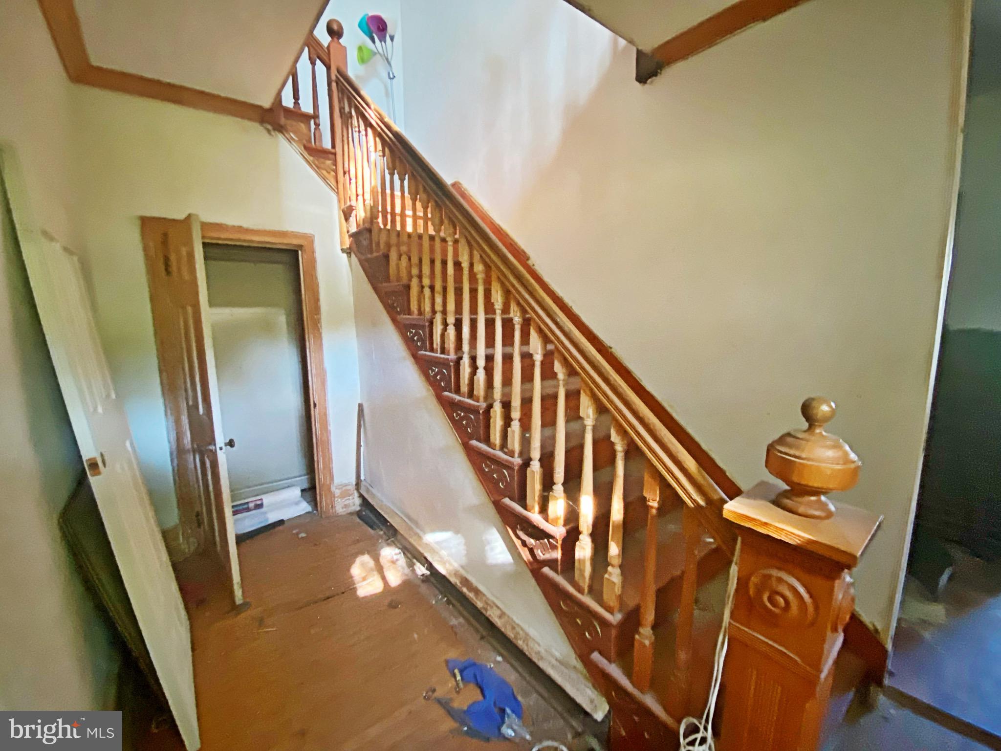 401 North Main Street Hurlock, MD 21643 - Photo 10 of 29 Front Hallway and Staircase