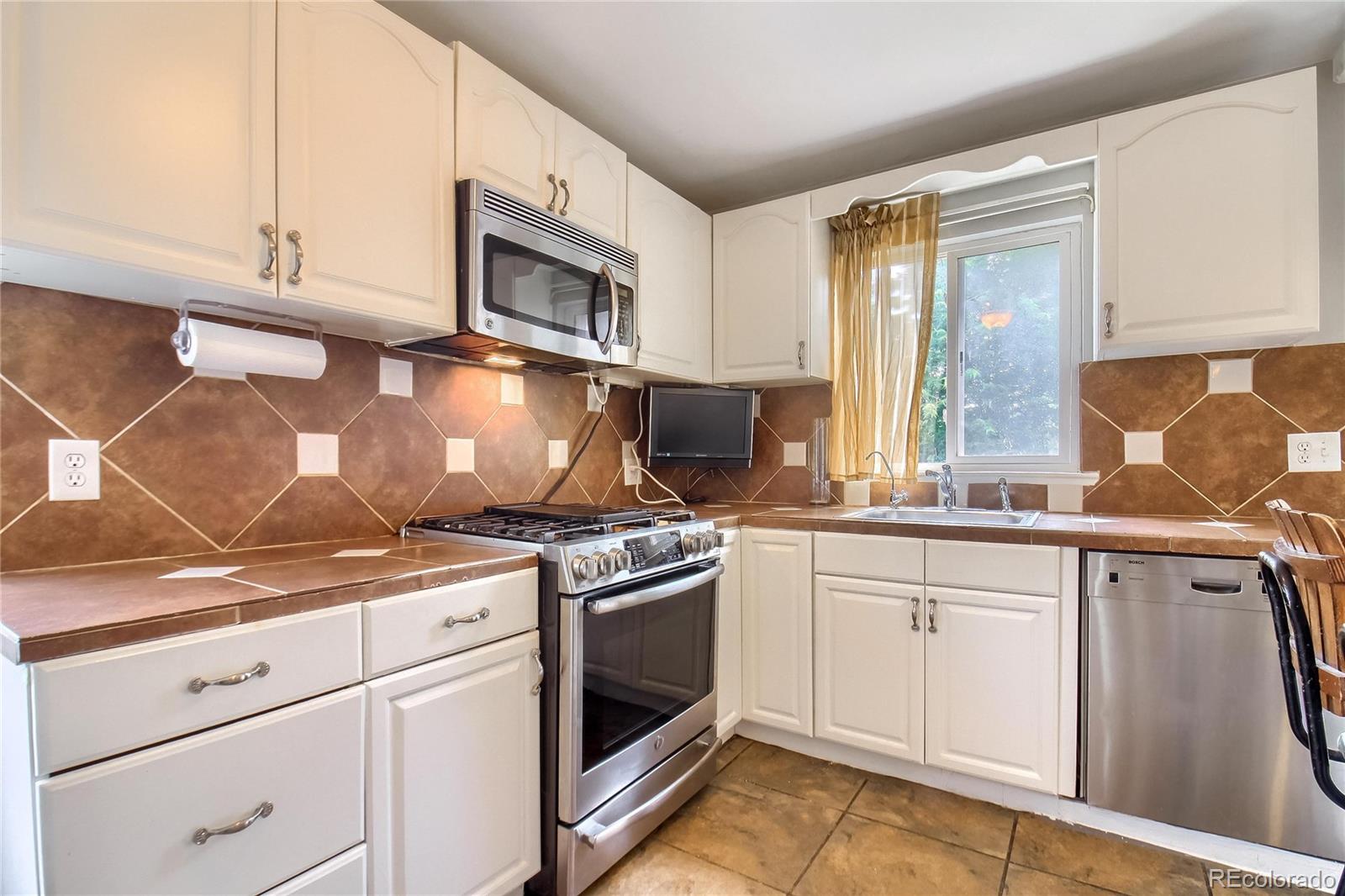 52 South Decatur Street Denver, CO 80219 - Photo 8 of 35 Gallery Image 8