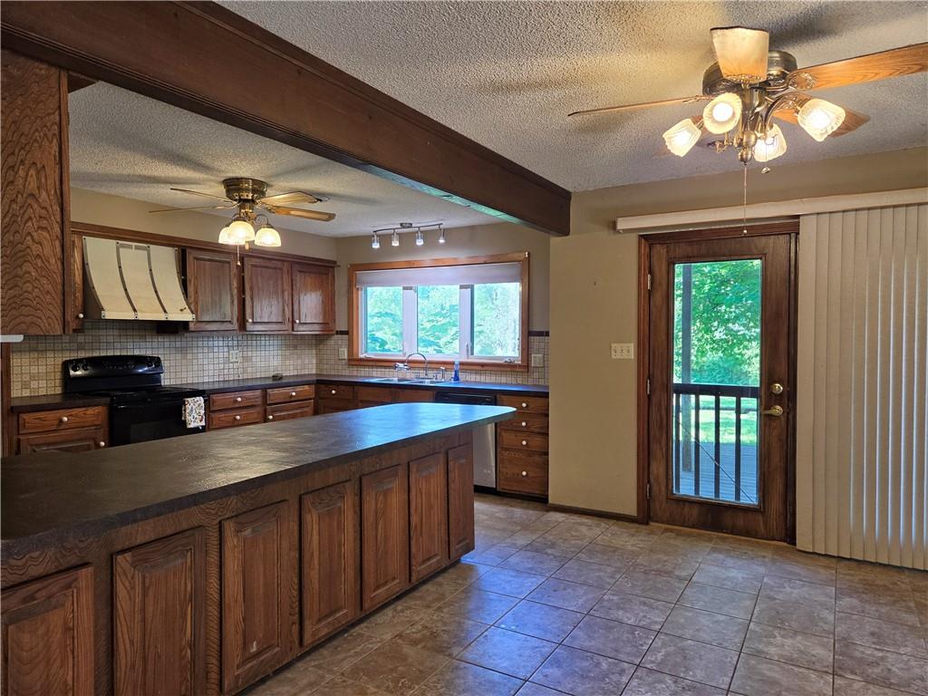 19759 30th Road Parsons, KS 67357 - Photo 9 of 45