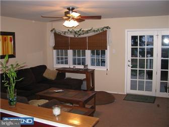4157 Farmdale Road Philadelphia, PA 19154 - Photo 4 of 11 Gallery Image 4