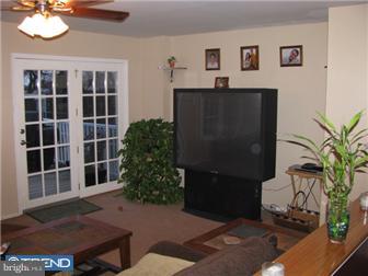 4157 Farmdale Road Philadelphia, PA 19154 - Photo 5 of 11 Gallery Image 5
