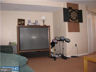 4157 Farmdale Road Philadelphia, PA 19154 - Photo 9 of 11 Gallery Image 9