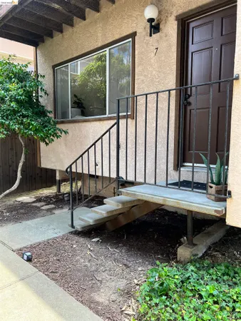 $479,000 | 3800 Maybelle Avenue, Unit 7, Oakland, CA 94619