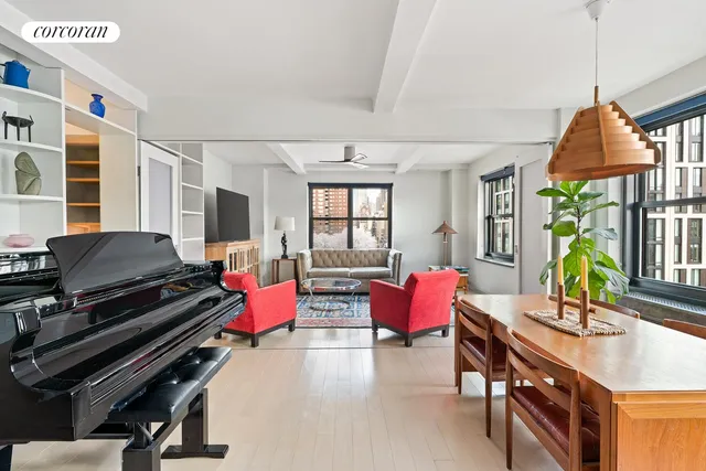 $1,990,000 | 300 West 23rd Street, Unit 8H | Chelsea