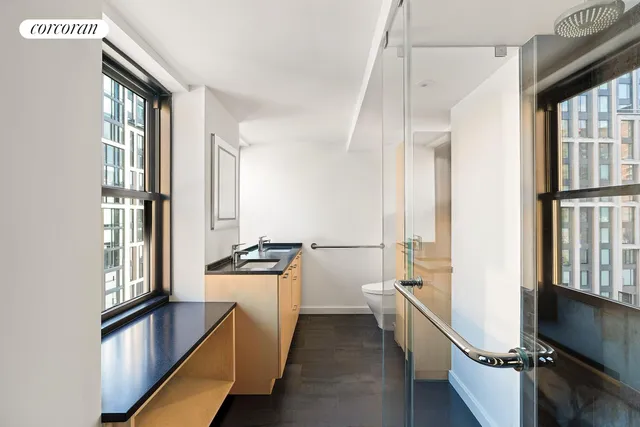 $1,795,000 | 300 West 23rd Street, Unit 8H | Chelsea