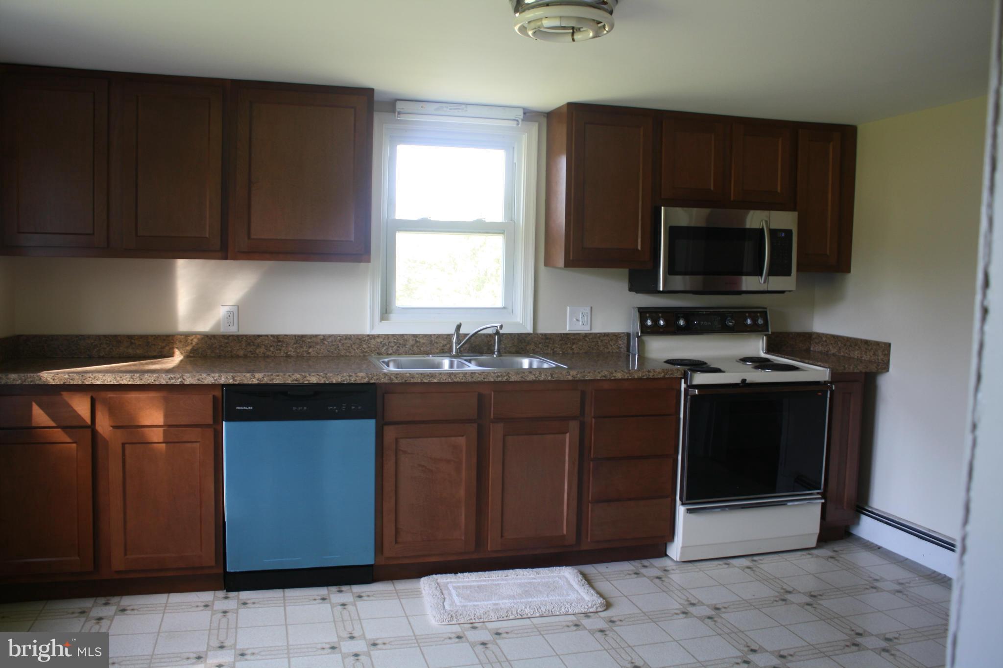 14732 Falling Waters Road Williamsport, MD 21795 - Photo 6 of 21 Kitchen