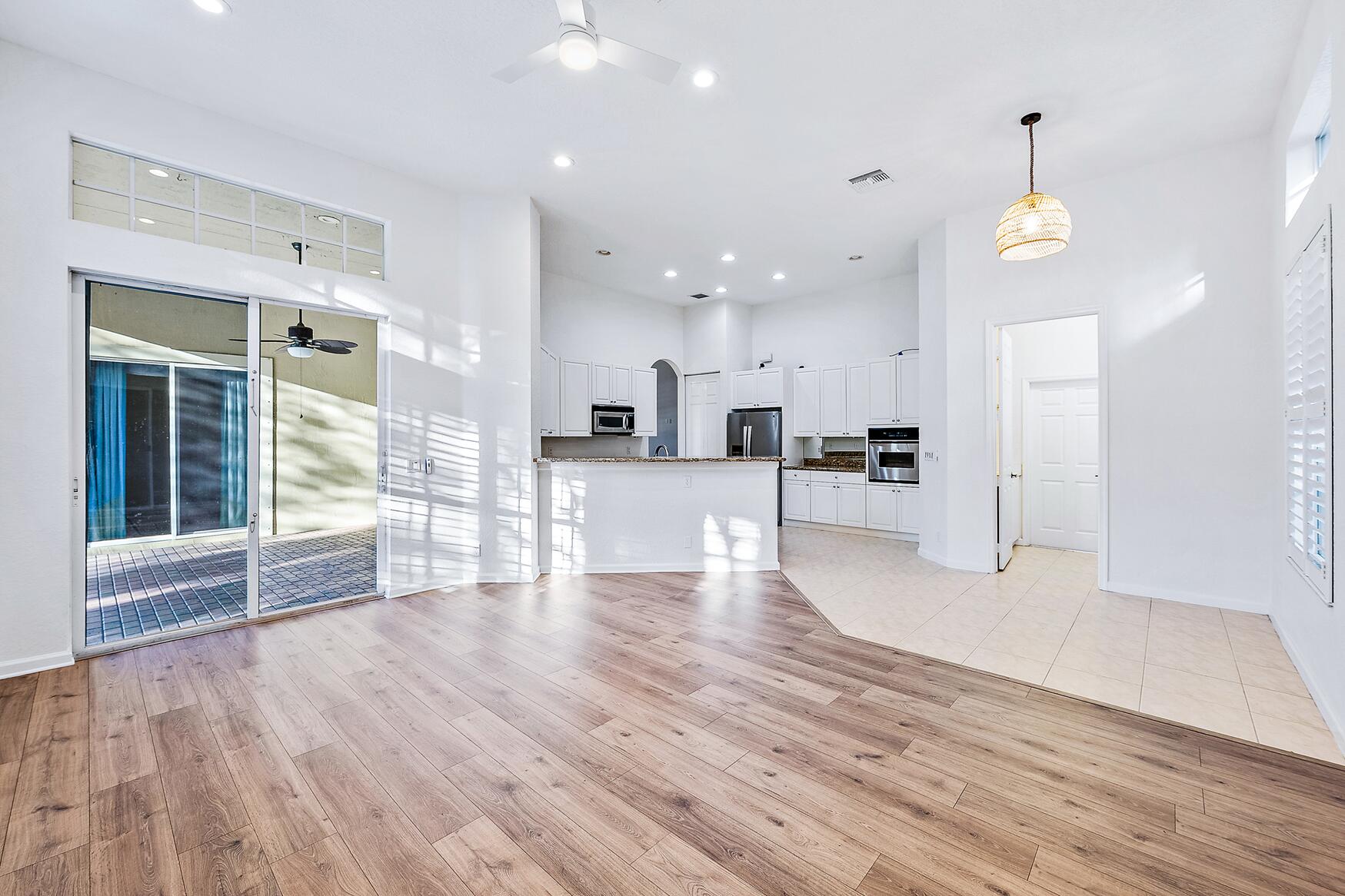 116 Via Rosina Jupiter, FL 33458 - Photo 7 of 33 116 Via Rosina-5-MLS