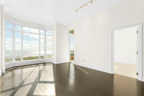 $9,700 | 2550 North Lakeview Avenue, Unit 2205, Chicago, IL 60614