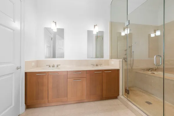 $9,700 | 2550 North Lakeview Avenue, Unit 2205, Chicago, IL 60614