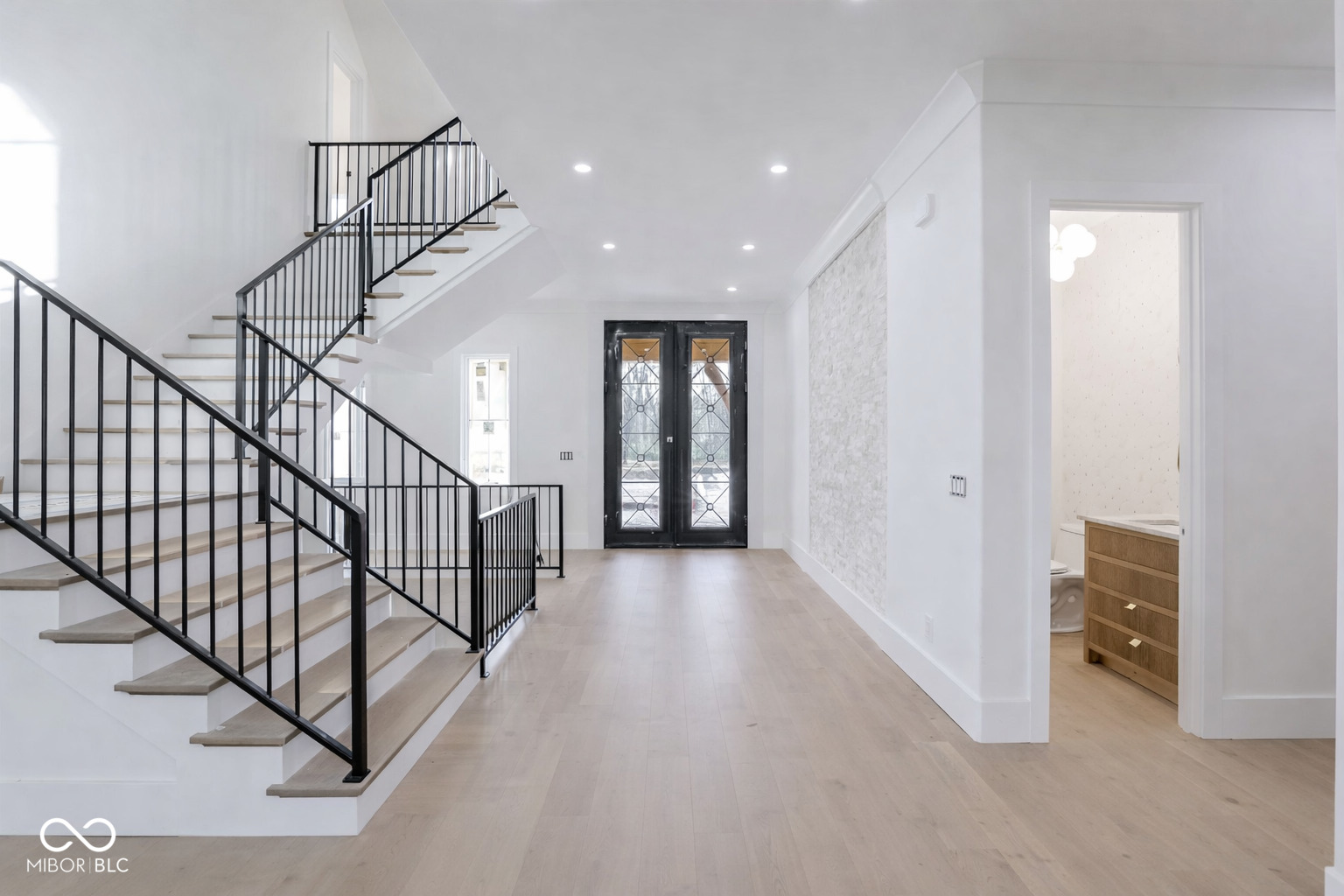 1589 Chatham Rdg Court Westfield, IN 46074 - Photo 3 of 33