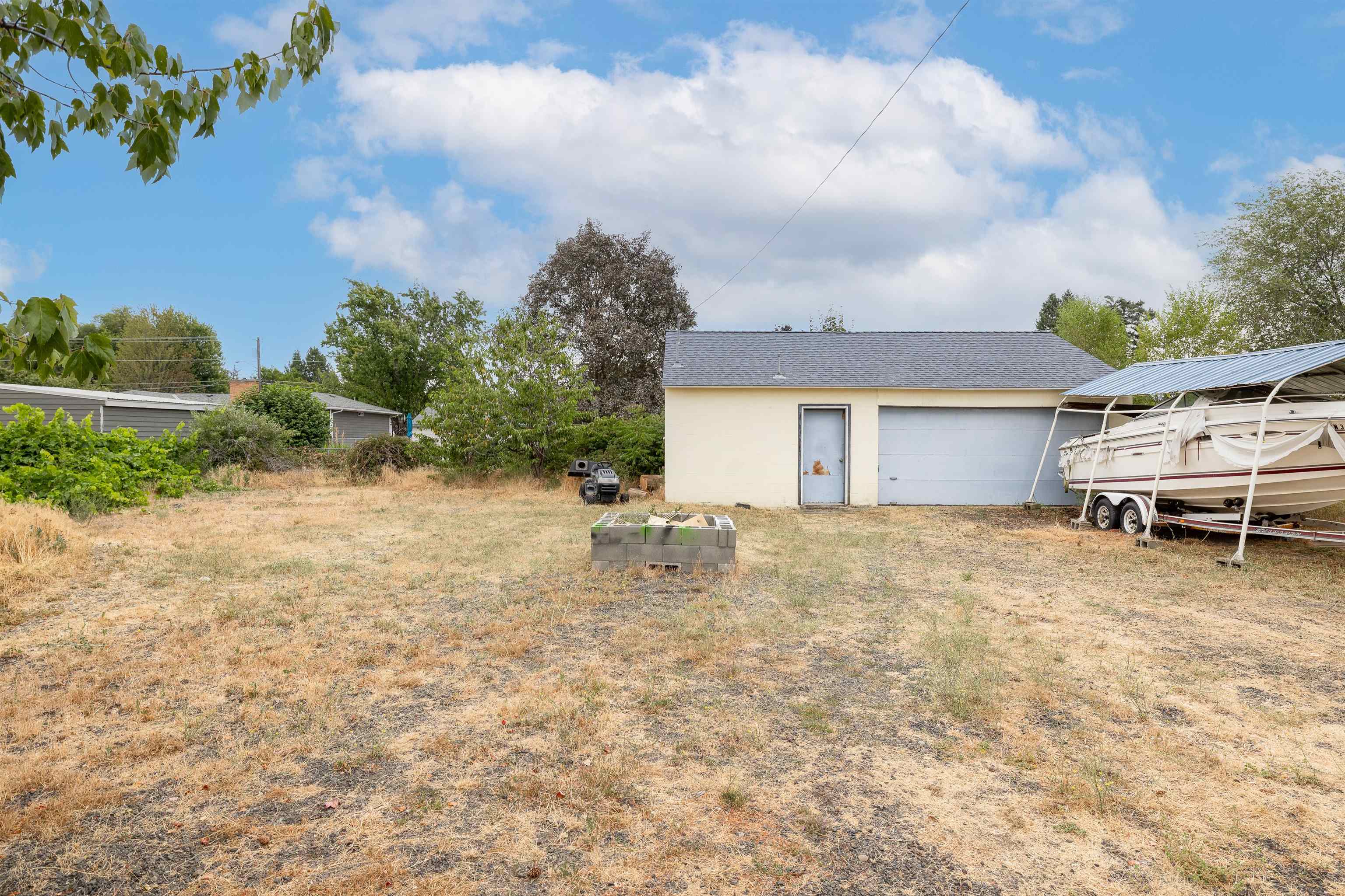 108 North Clinton Road Spokane Valley, WA 99216 - Photo 5 of 28 Gallery Image 5
