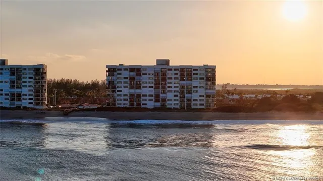 $4,000 | 9400 South Ocean Drive, Unit 102, Jensen Beach, FL 34957