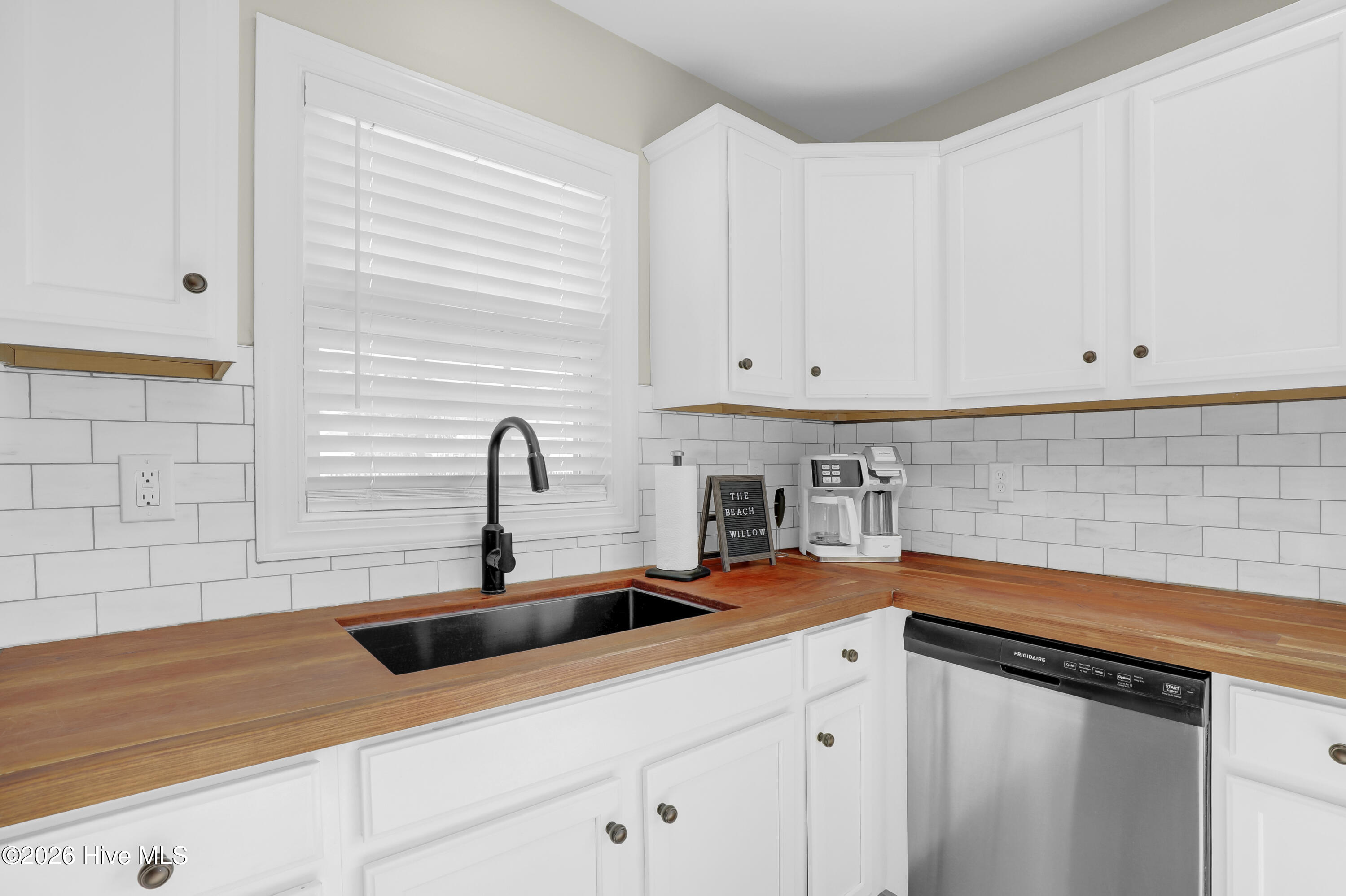 305 Pine Ridge Lane Holly Ridge, NC 28445 - Photo 10 of 31 6G8A7365