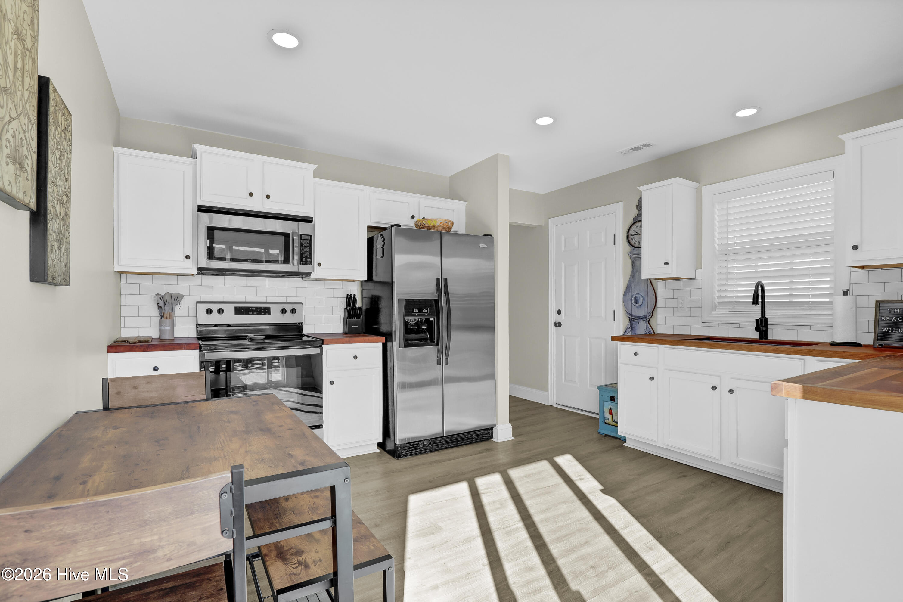 305 Pine Ridge Lane Holly Ridge, NC 28445 - Photo 6 of 31 6G8A7377