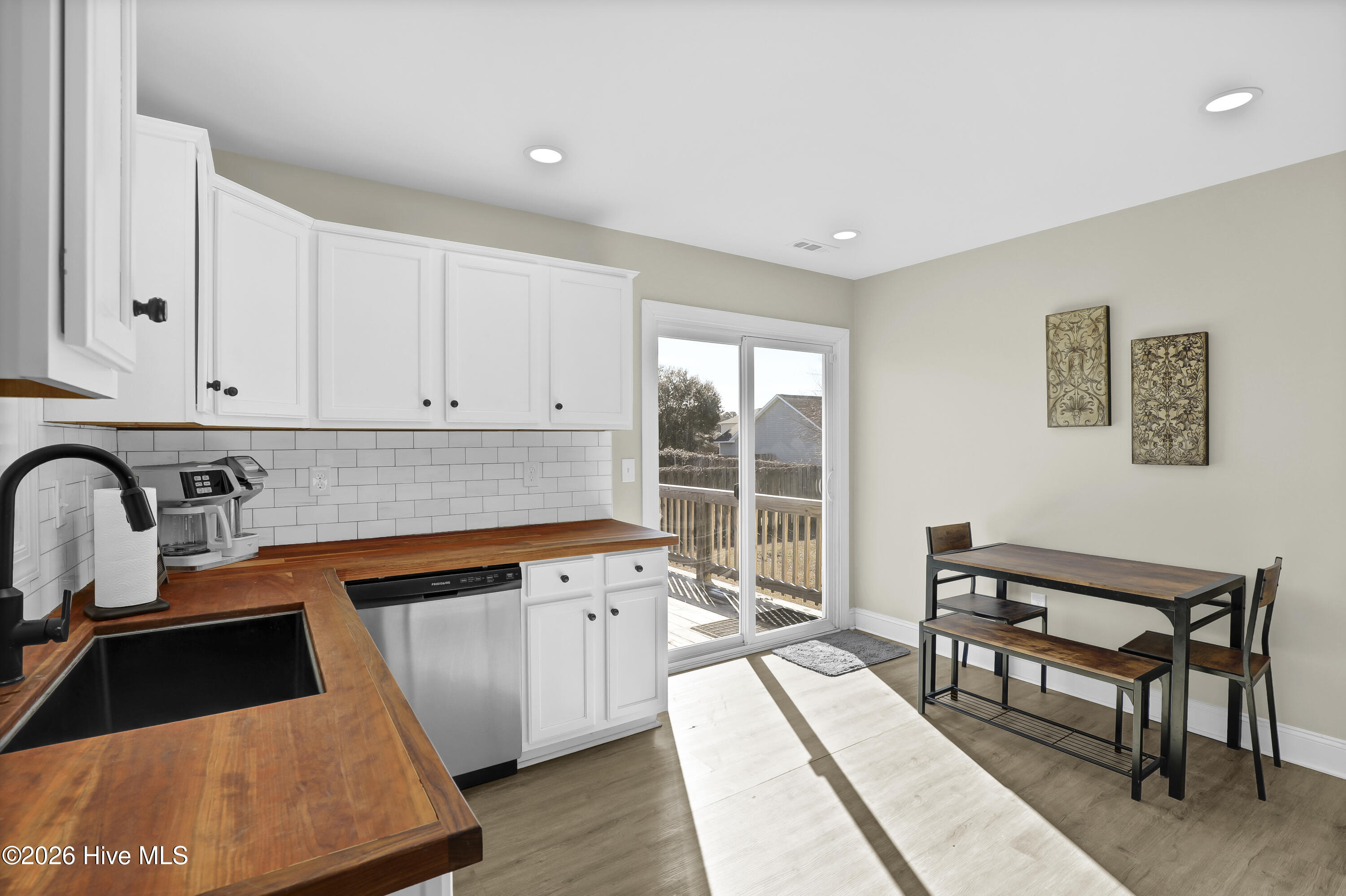 305 Pine Ridge Lane Holly Ridge, NC 28445 - Photo 8 of 31 6G8A7359