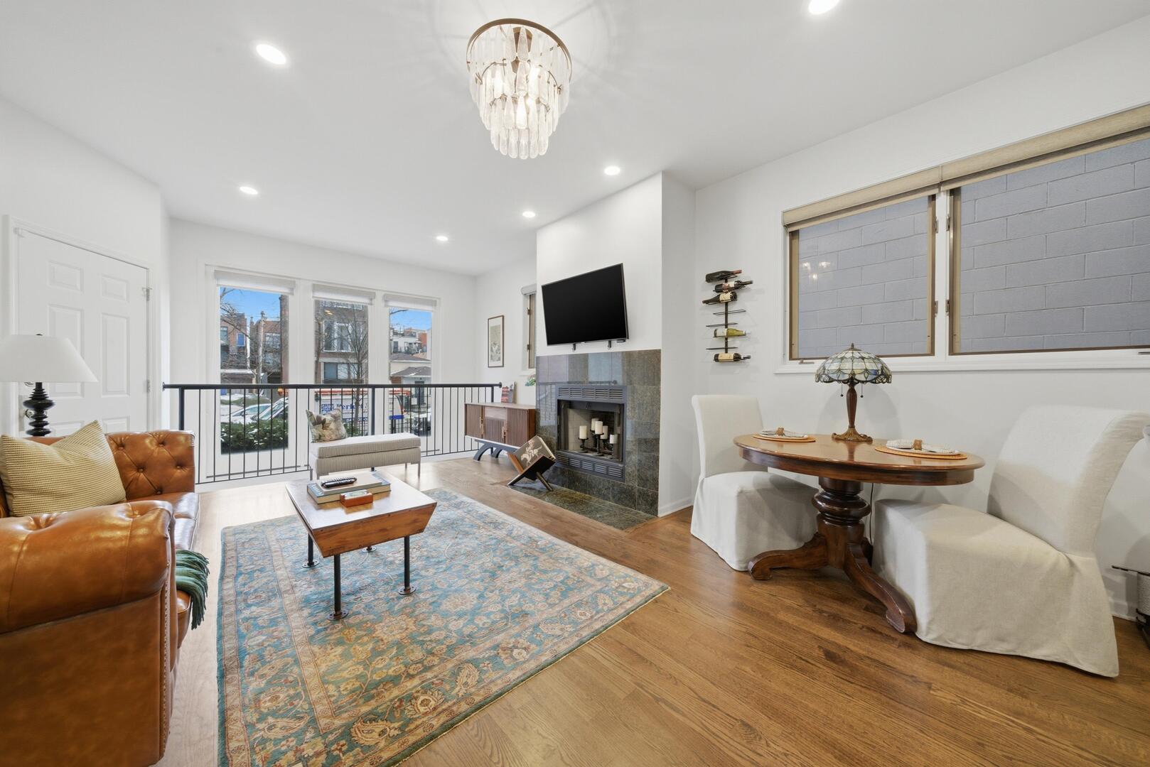 2416 West Thomas Street, Unit 1 Chicago, IL 60622 - Photo 4 of 26