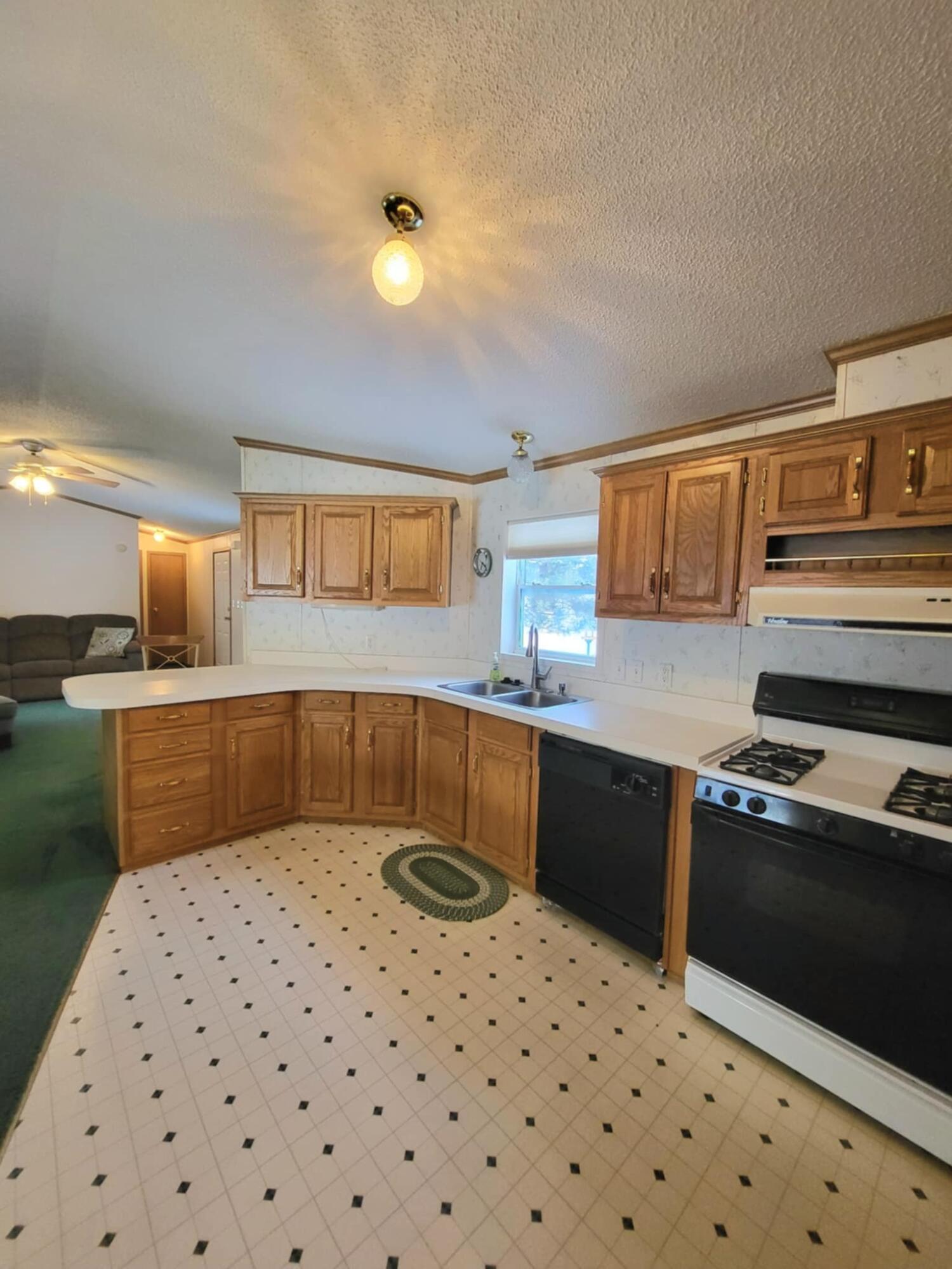 10400 East Pewamo Road, Unit 19 Pewamo, MI 48873 - Photo 14 of 22 5a2b2794-ba9d-4c2f-8ed4-ff1ecf4087cc