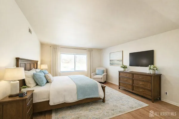 $2,100 | 1302 Bradley Court, Princeton, NJ 08540