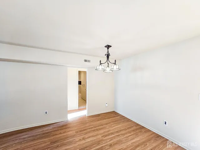 $2,300 | 1302 Bradley Court, Princeton, NJ 08540