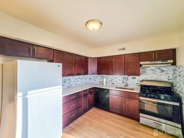 $2,300 | 1302 Bradley Court, Princeton, NJ 08540