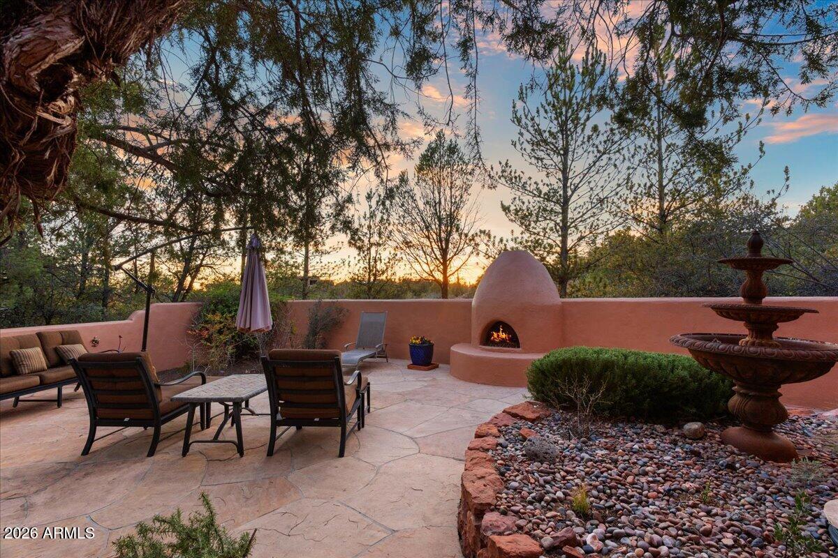 30 West Gunsmoke Road Sedona, AZ 86336 - Photo 7 of 73 168-Front patio