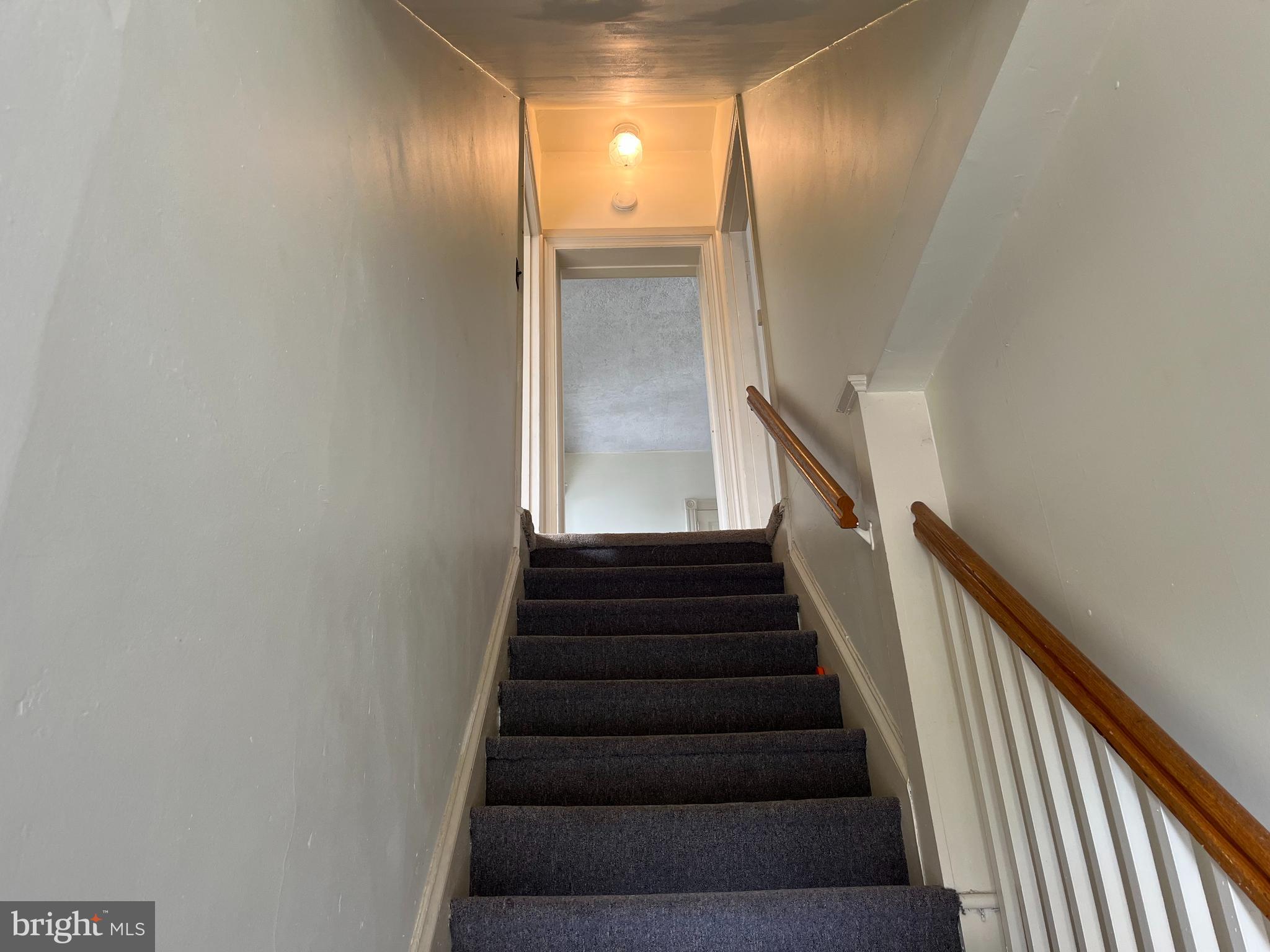 925 Main Street, Unit 400B Pennsburg, PA 18073 - Photo 3 of 8 Stairway Up