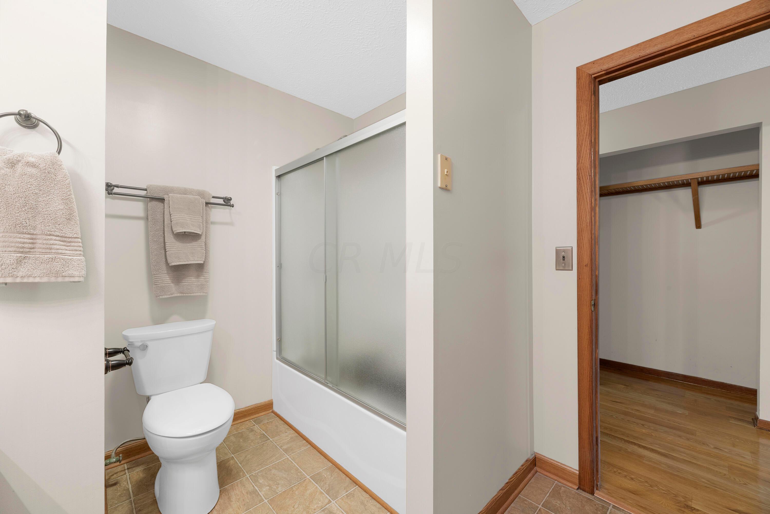 1501 Zuber Road Grove City, OH 43123 - Photo 31 of 51 MAR_5814