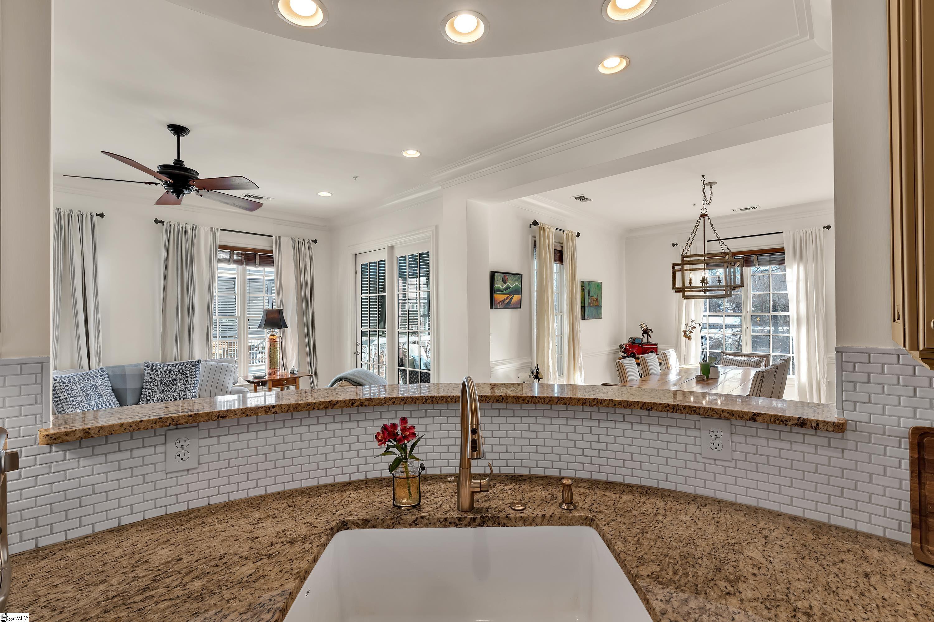 168 Ridgeland Drive, Unit 201 Greenville, SC 29601 - Photo 22 of 38