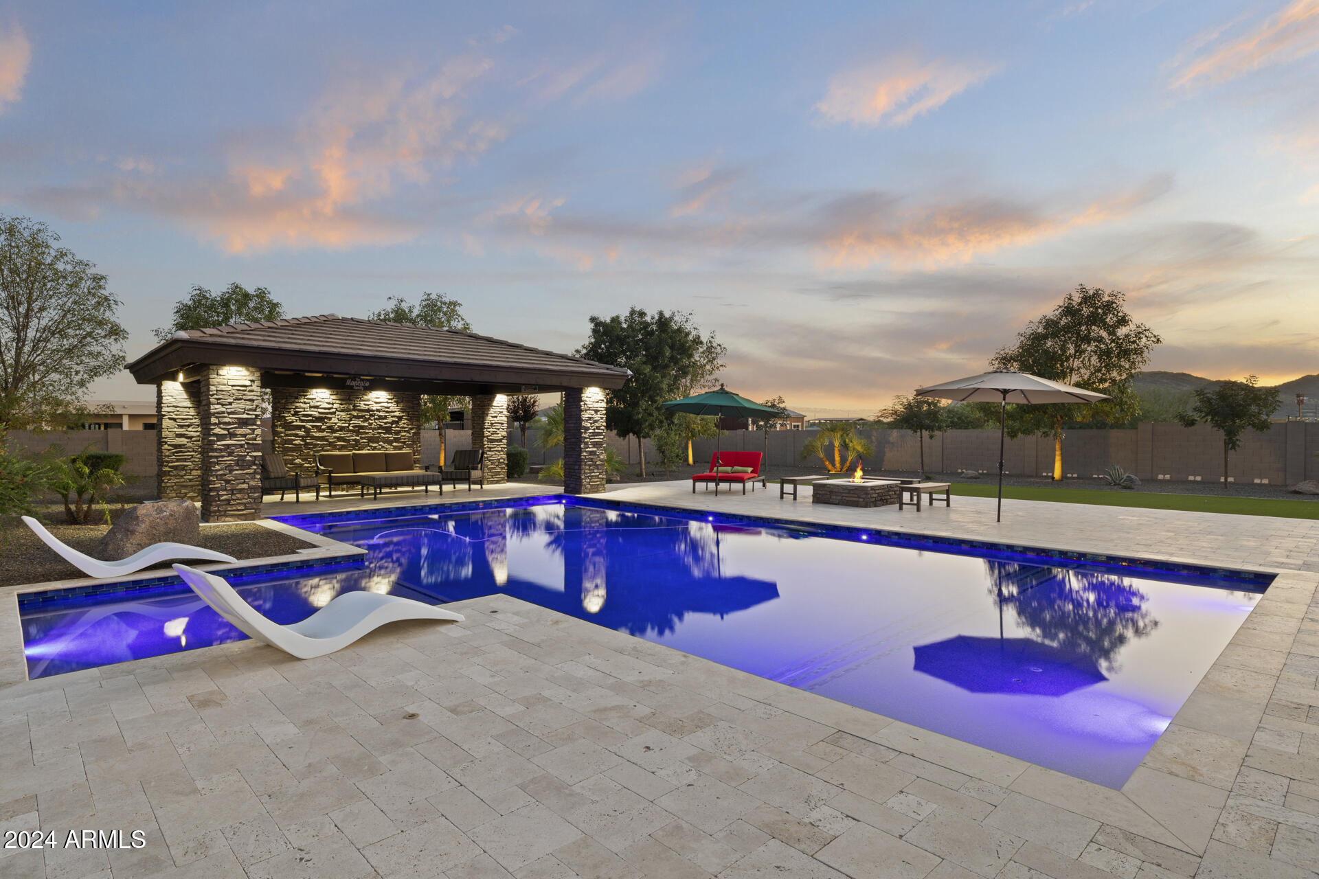 21 West Cloud Road Phoenix, AZ 85086 - Photo 74 of 97 1-180