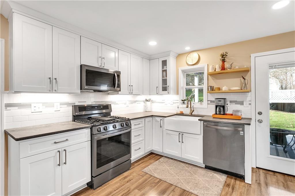 3705 Bakerstown Road Gibsonia, PA 15044 - Photo 4 of 25 Gallery Image 4