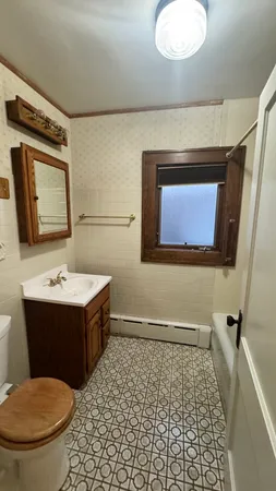 $2,950 | 110 Pine Street, Elmhurst, IL 60126